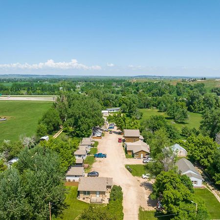 Creekside Village Inn سبيرفيش المظهر الخارجي الصورة